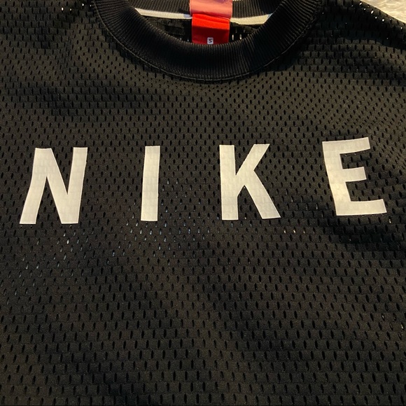 Nike black mesh top - Picture 2 of 5